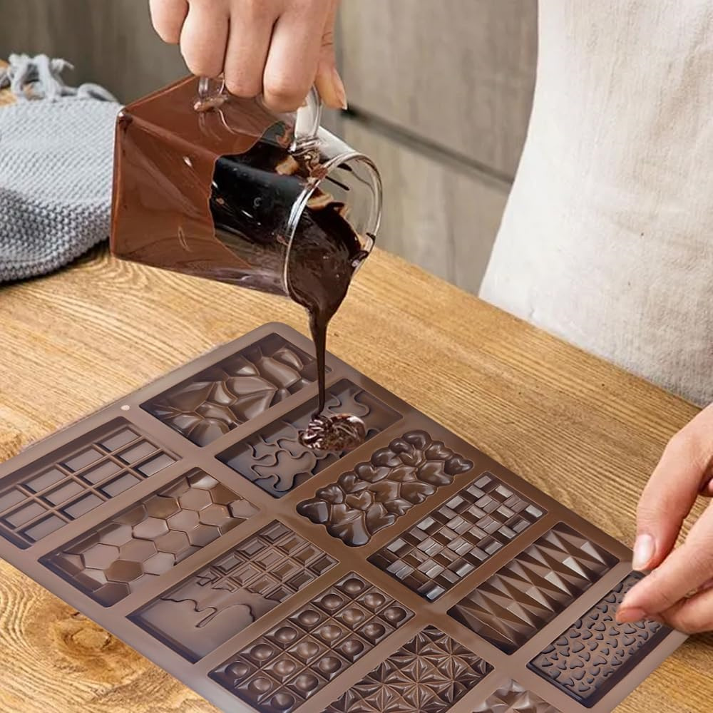 12 In 1 Chocolate Molds Dubai  - Kitchen Baking Molds recensie en prijs